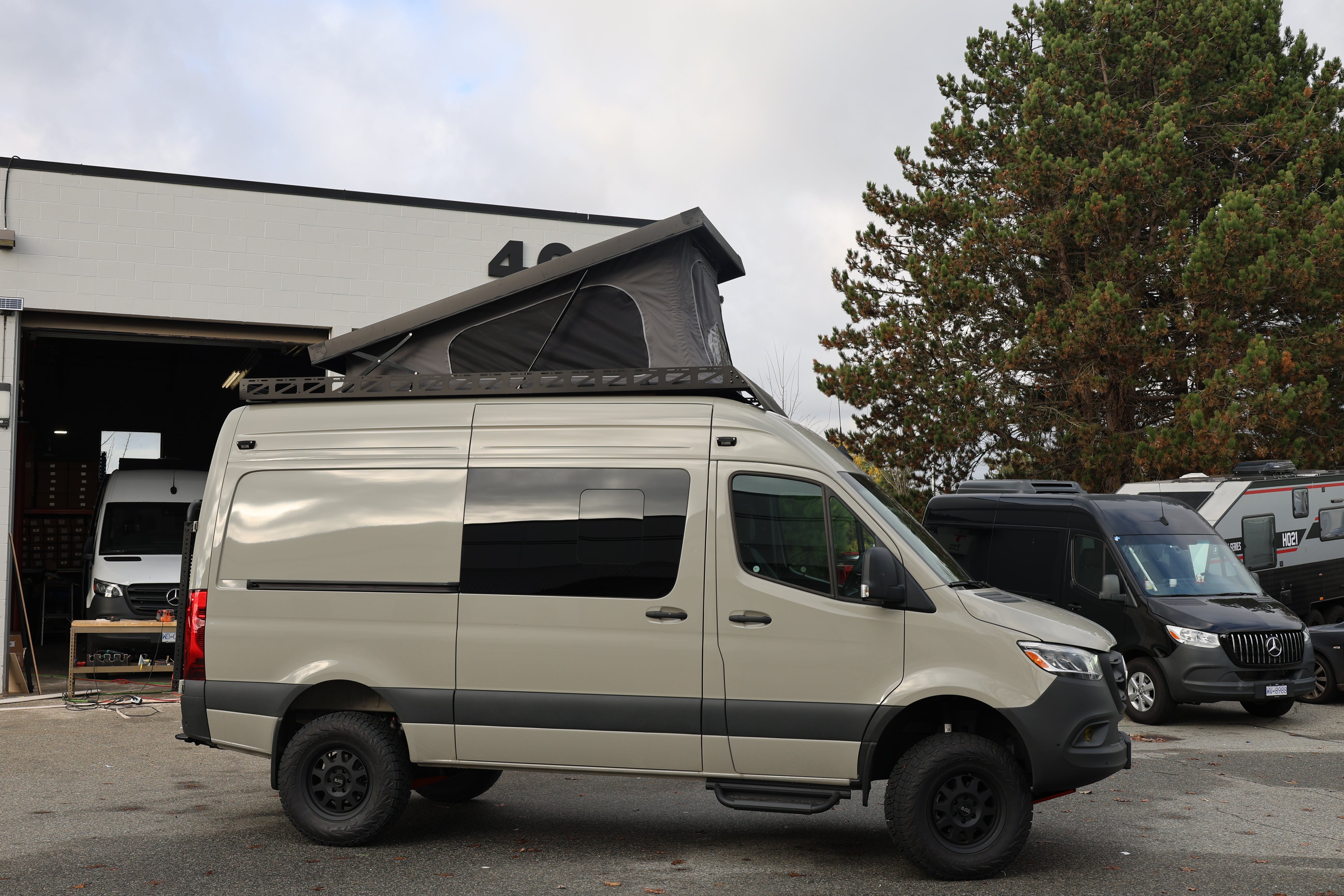 Sprinter Running Boards – Hexagon Series