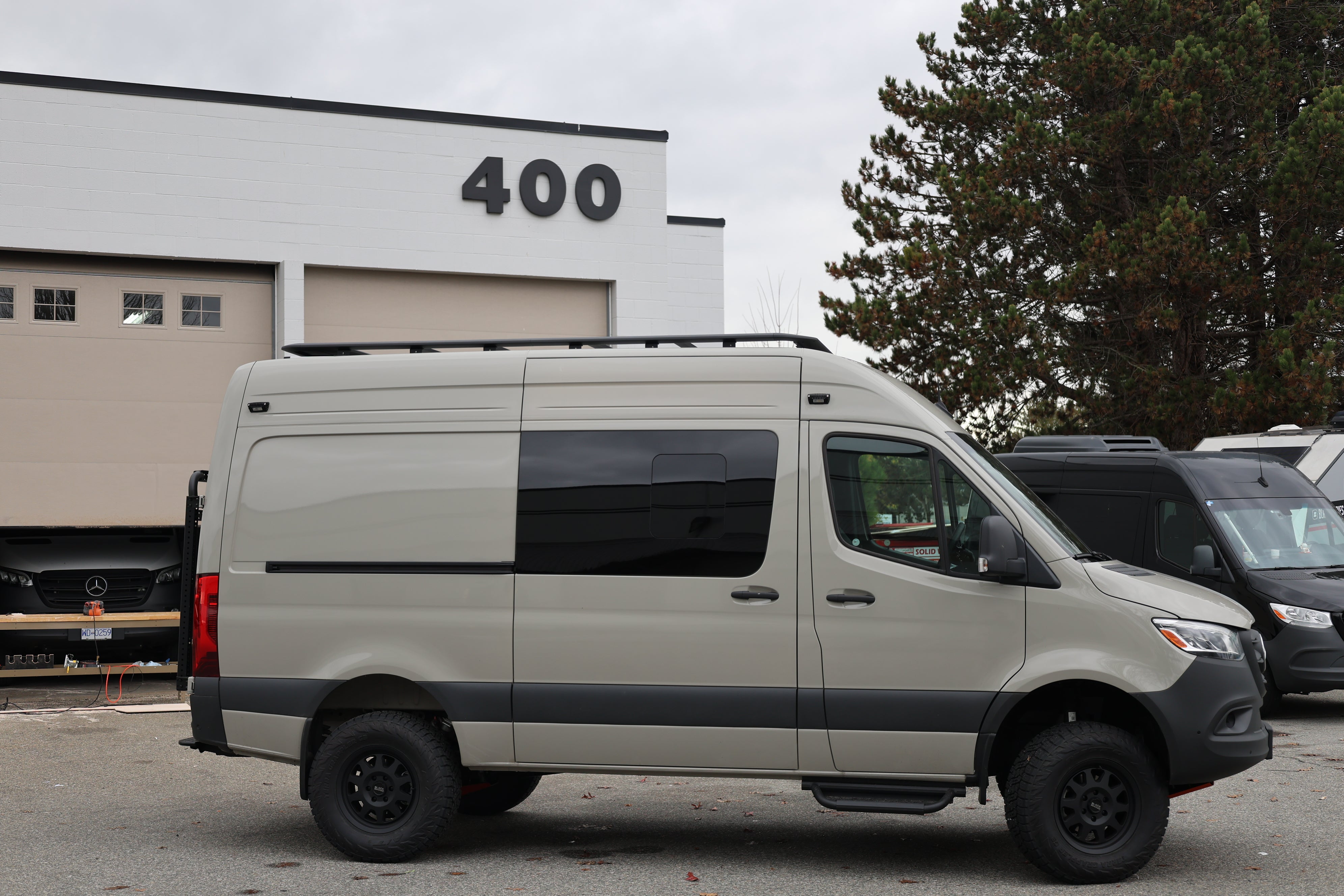 Sprinter Running Boards – Hexagon Series