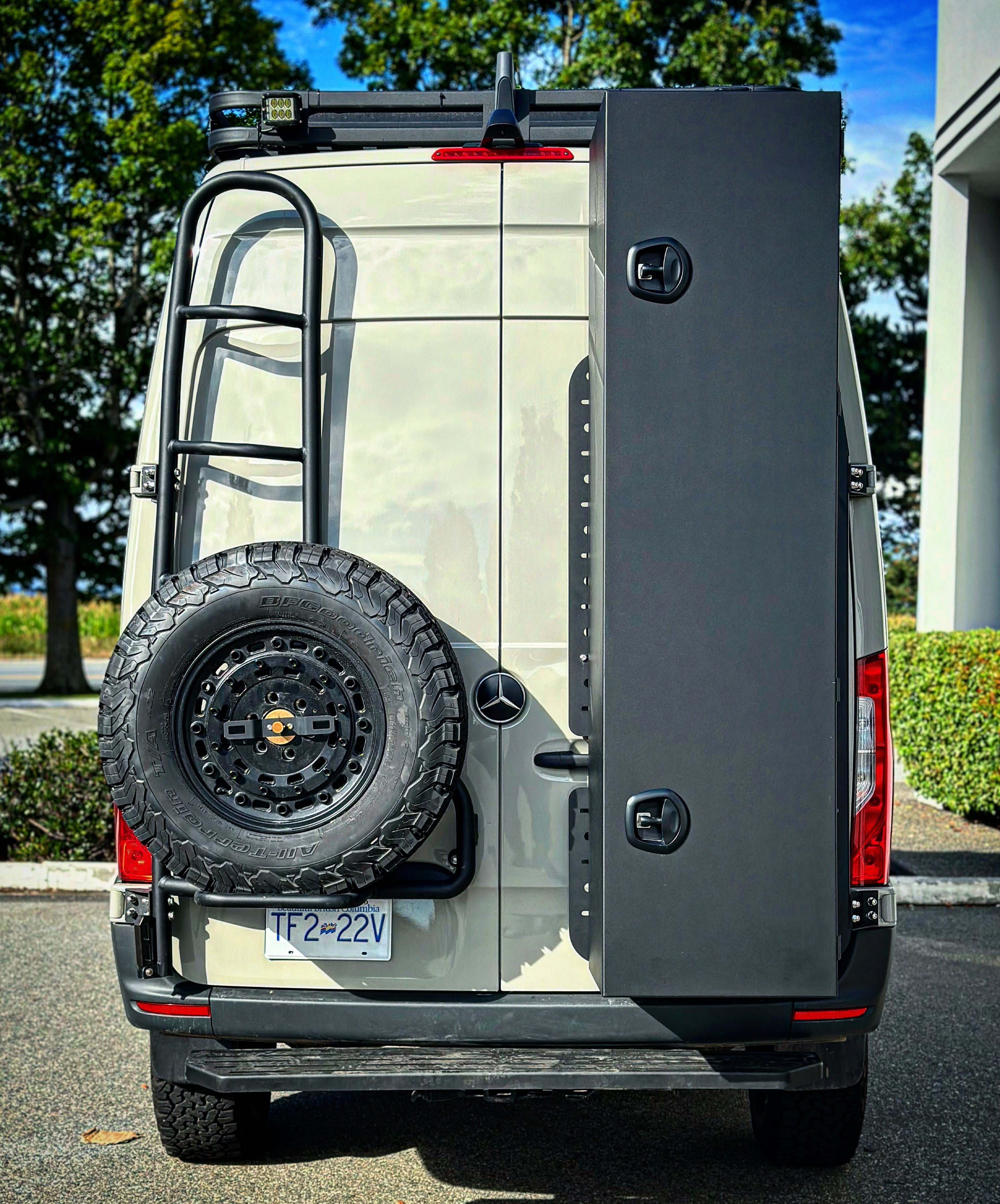 Trenta Aluminum Camper Van Ski & Multisport Storage Box