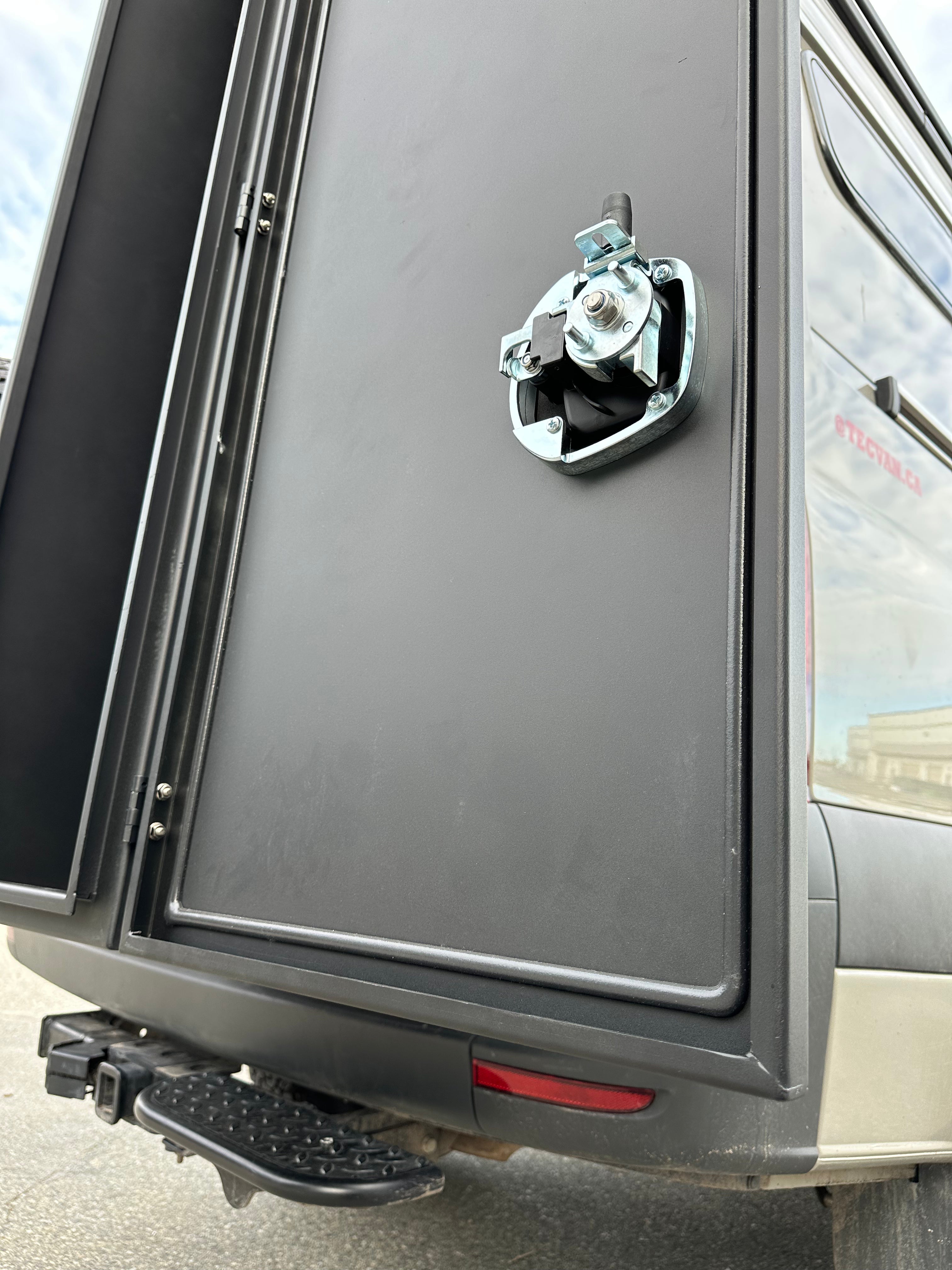 Trenta Aluminum Camper Van Ski & Multisport Storage Box